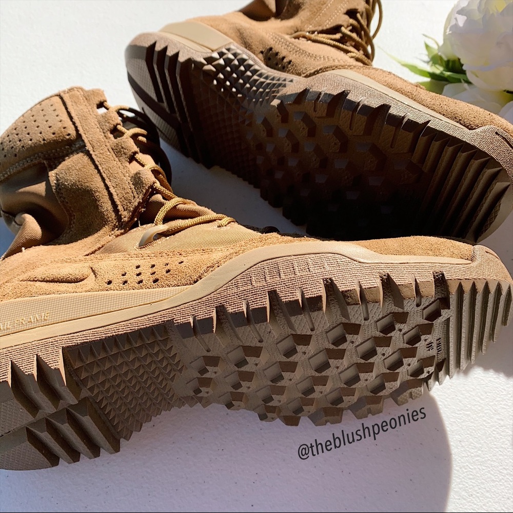 Nike SFB Field Hiking Boots - Picture 9 of 9
